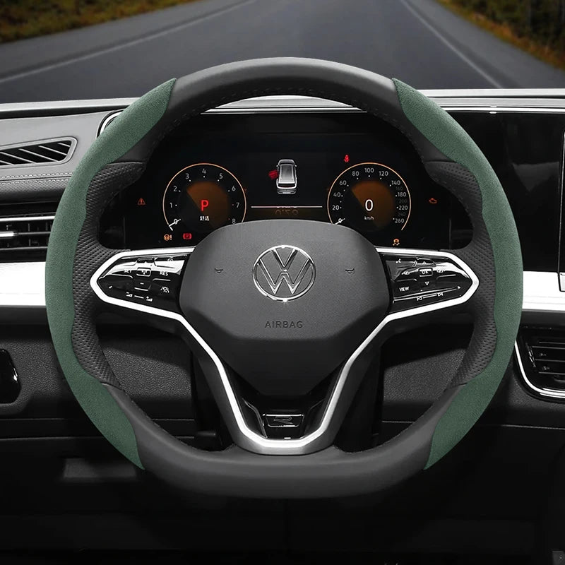 capa de volante camurca antiderrapante volkswagen instalada com acabamento esportivo e grip reforcado