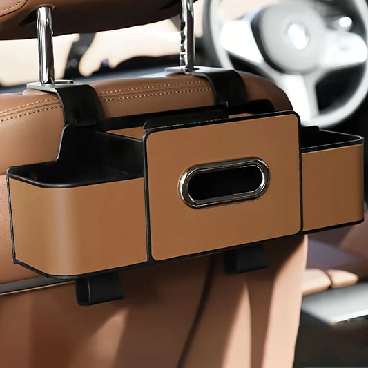 Organizador de banco automotivo com porta copos e porta objetos, instalado entre os bancos do carro, com compartimentos para bebidas, celular, lanches e acessórios do dia a dia.