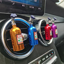 perfume automotivo estilo nos nitro instalado na saida de ar com design esportivo e liberando fragrancia