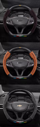 Capa de Volante em Camurça e Fibra de Carbono para Chevrolet – Antiderrapante Premium Esportiva