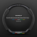 Capa de Volante em Camurça e Fibra de Carbono para Chevrolet – Antiderrapante Premium Esportiva